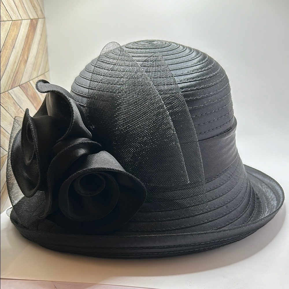 Sophisticated Black Formal Hat with Bow